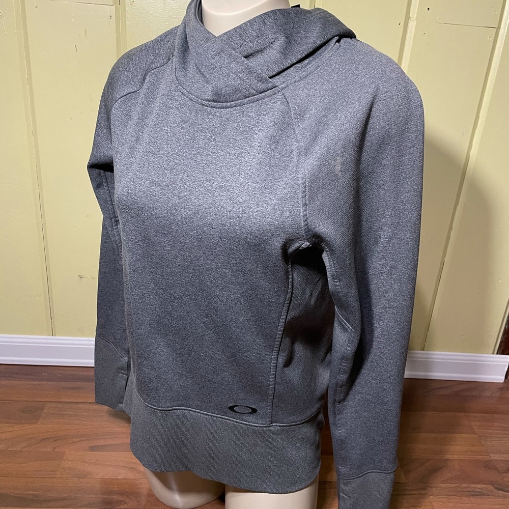 Oakley sweater*